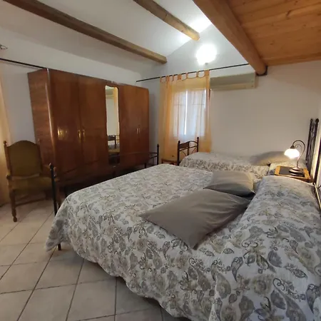 All'ombra Degli Ulivi Farm stay *